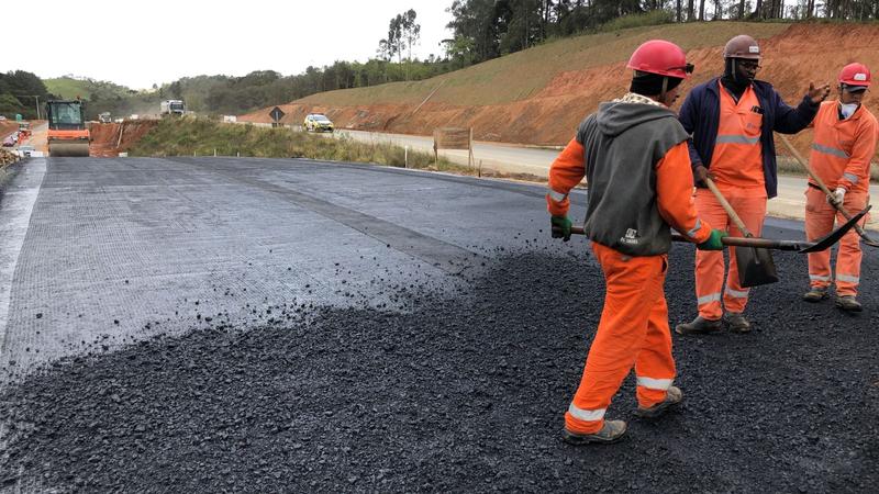 Spalla em rodovia — compactação